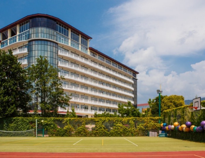 Тренажёрный зал и спортивная площадка - Отель «Прометей Клуб»