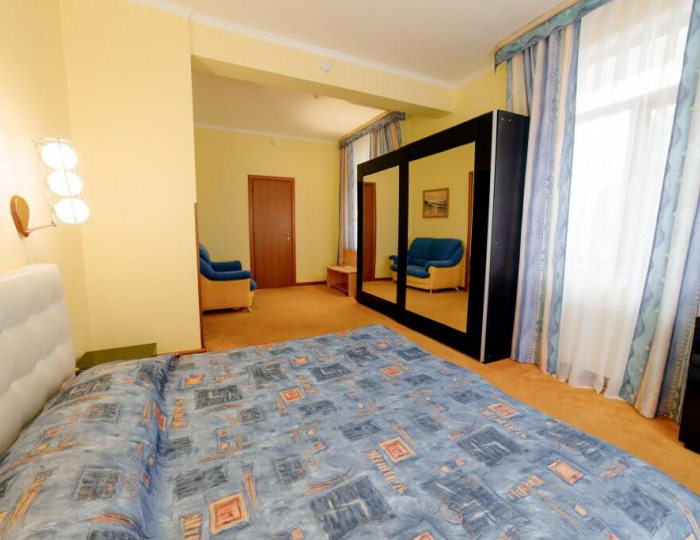 Люкс 2-местный 1-комнатный в Коттедже с французской кроватью - Отель «Прометей Клуб»